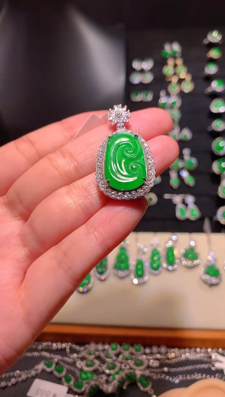 【闪购商品】翡翠颈饰银S925镶嵌吊坠