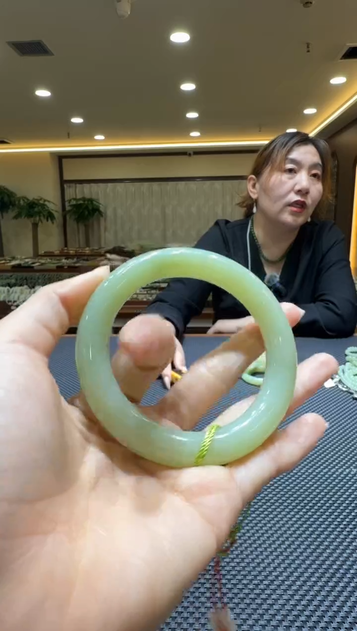 颈饰未镶嵌和田玉手镯61