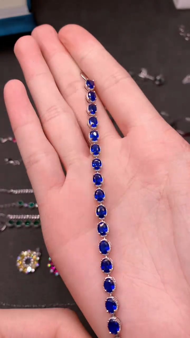 【闪购商品】蓝宝石手链银S925镶嵌......