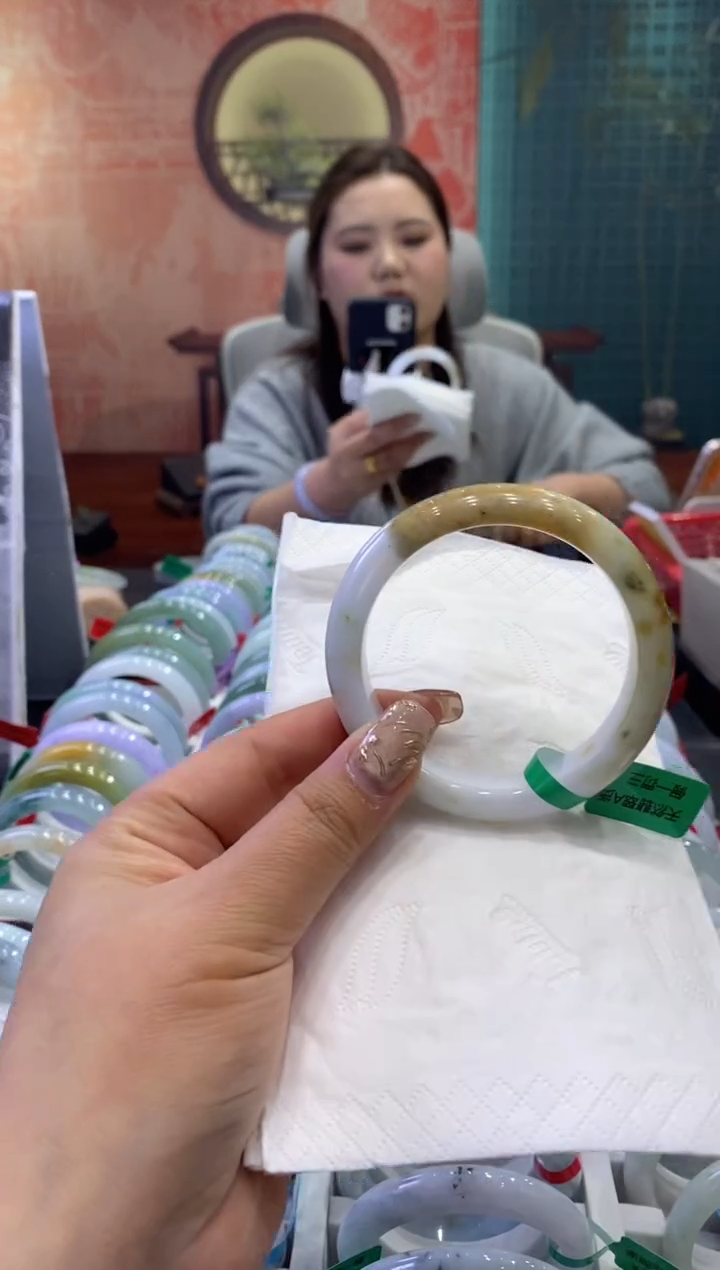 【闪购商品】翡翠手镯未镶嵌多人0011192