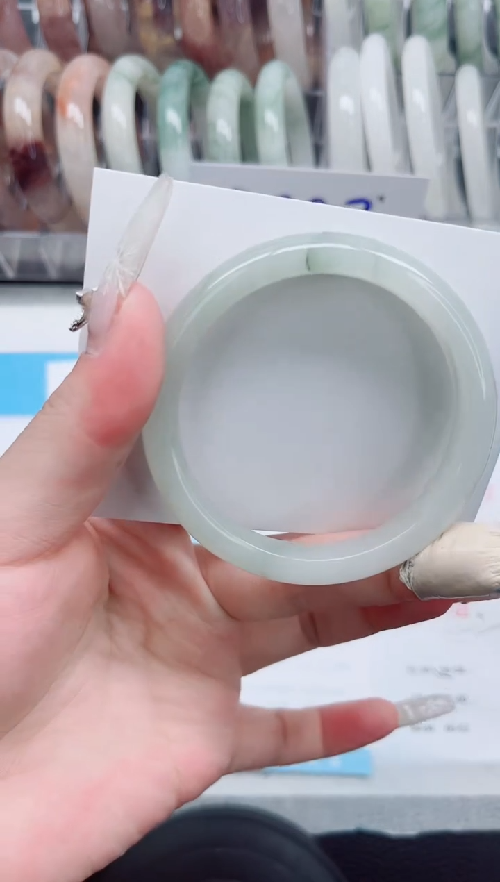 【闪购商品】石英质玉手镯未镶嵌A18-54.9