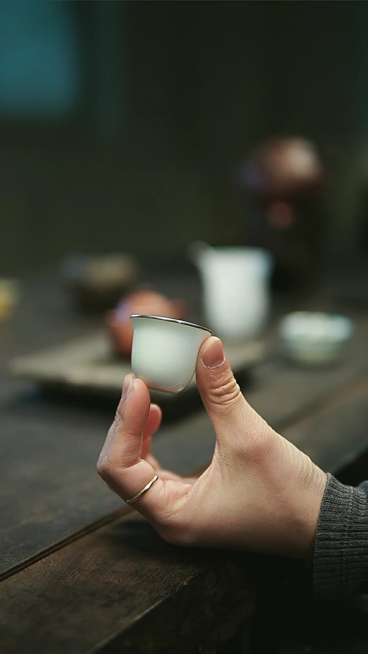 【闪购商品】陋影瓷包银卧足迷你杯