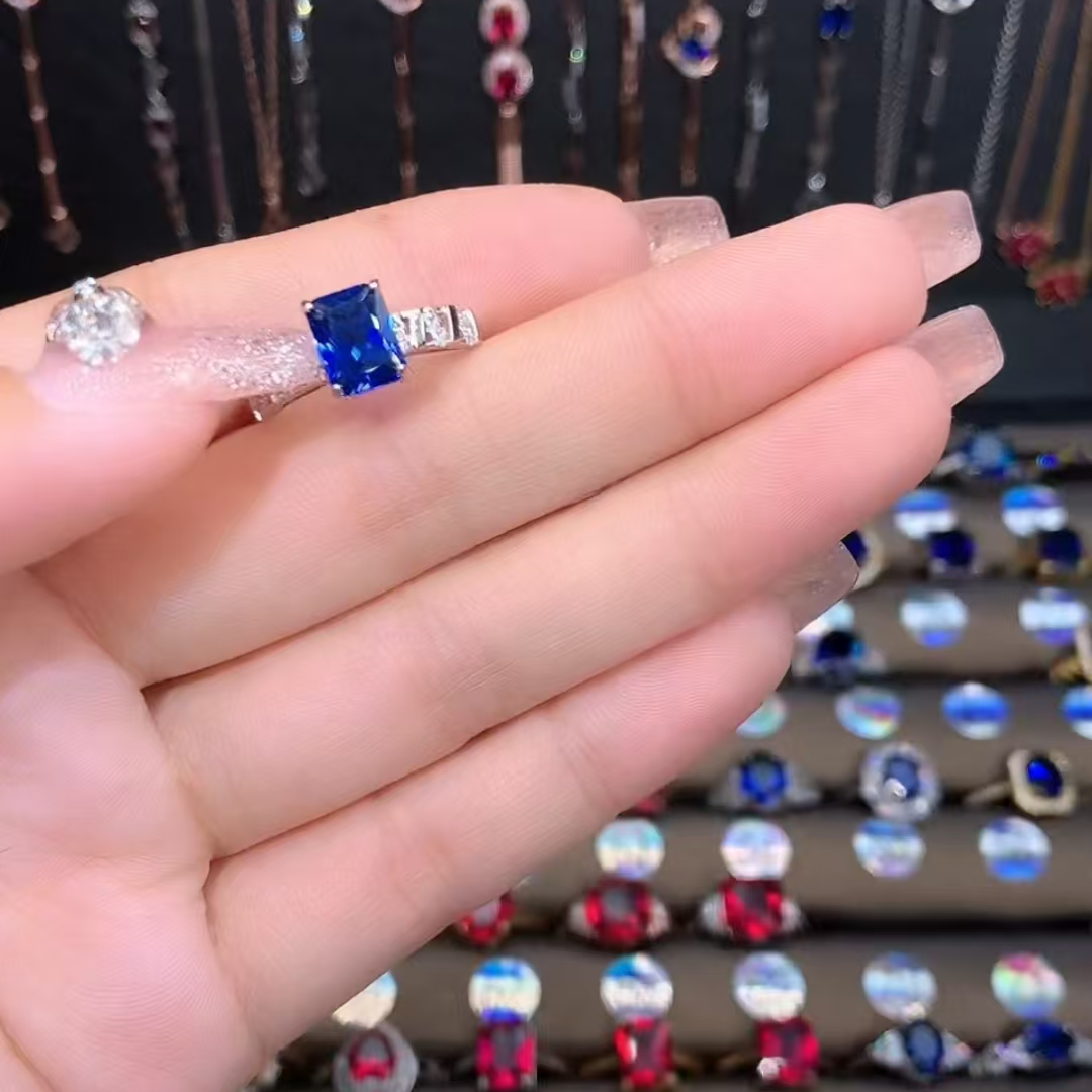 蓝宝石S925银镶戒指