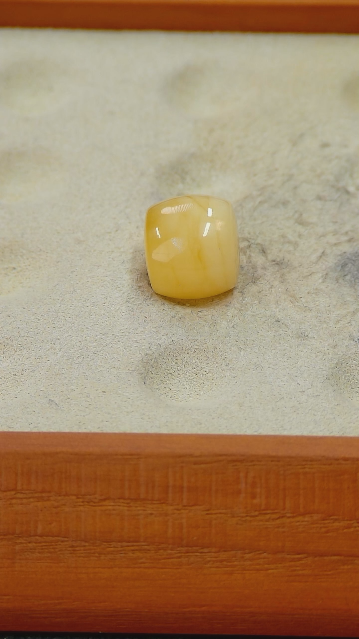 【闪购商品】蜜蜡裸石未镶嵌俄料12MM1.183克