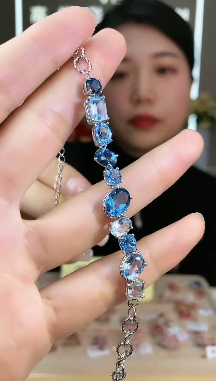 【闪购商品】托帕石颈饰银S925镶嵌颈饰