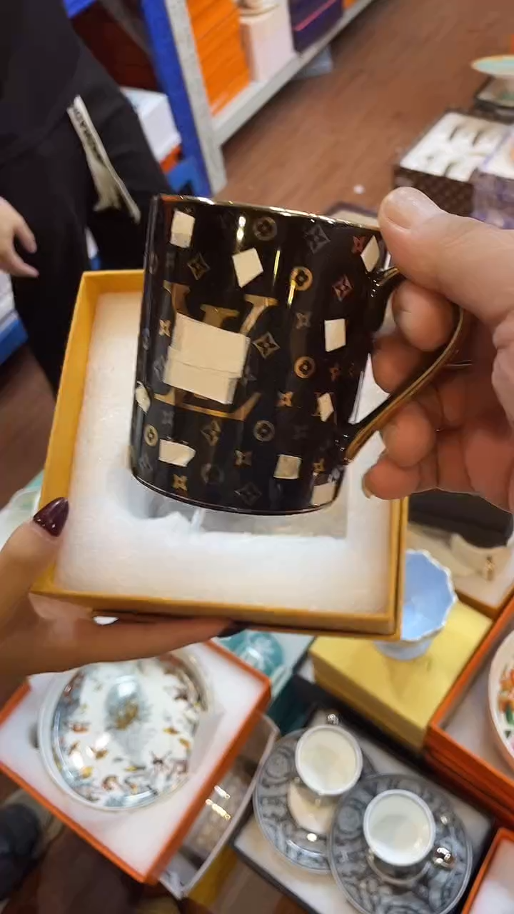 杯鸿辉家品牌瓷器，京东包邮！