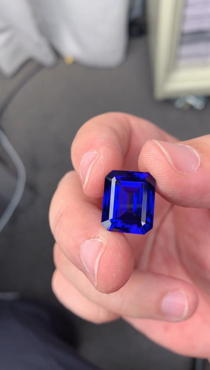 【闪购商品】坦桑石裸石未镶嵌17ct  坦桑石