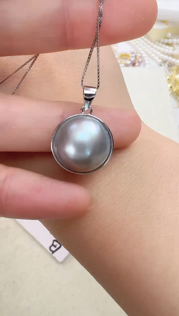 【闪购商品】拼合珍珠（马贝珠）颈饰银S925镶嵌光板吊坠灰色