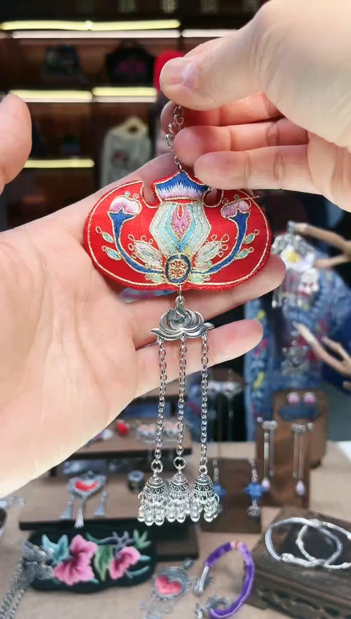 【闪购商品】织绣1731黔东南苗族刺绣