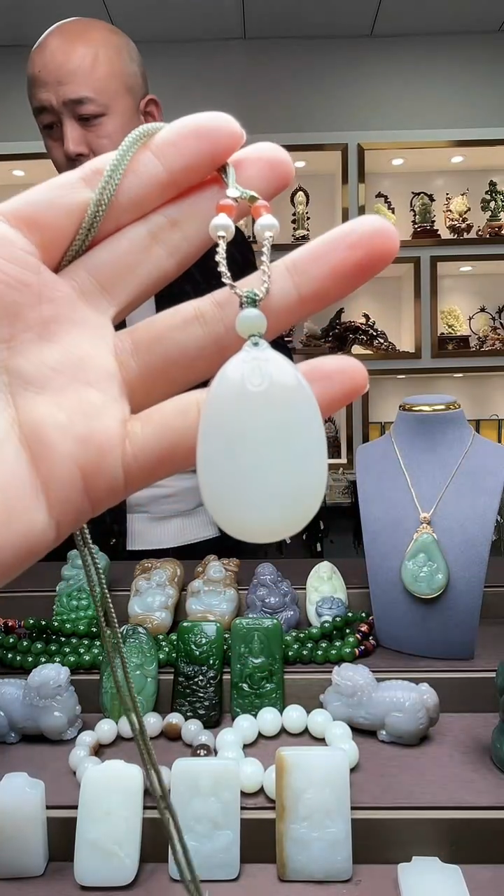 【闪购商品】和田玉颈饰未镶嵌苏