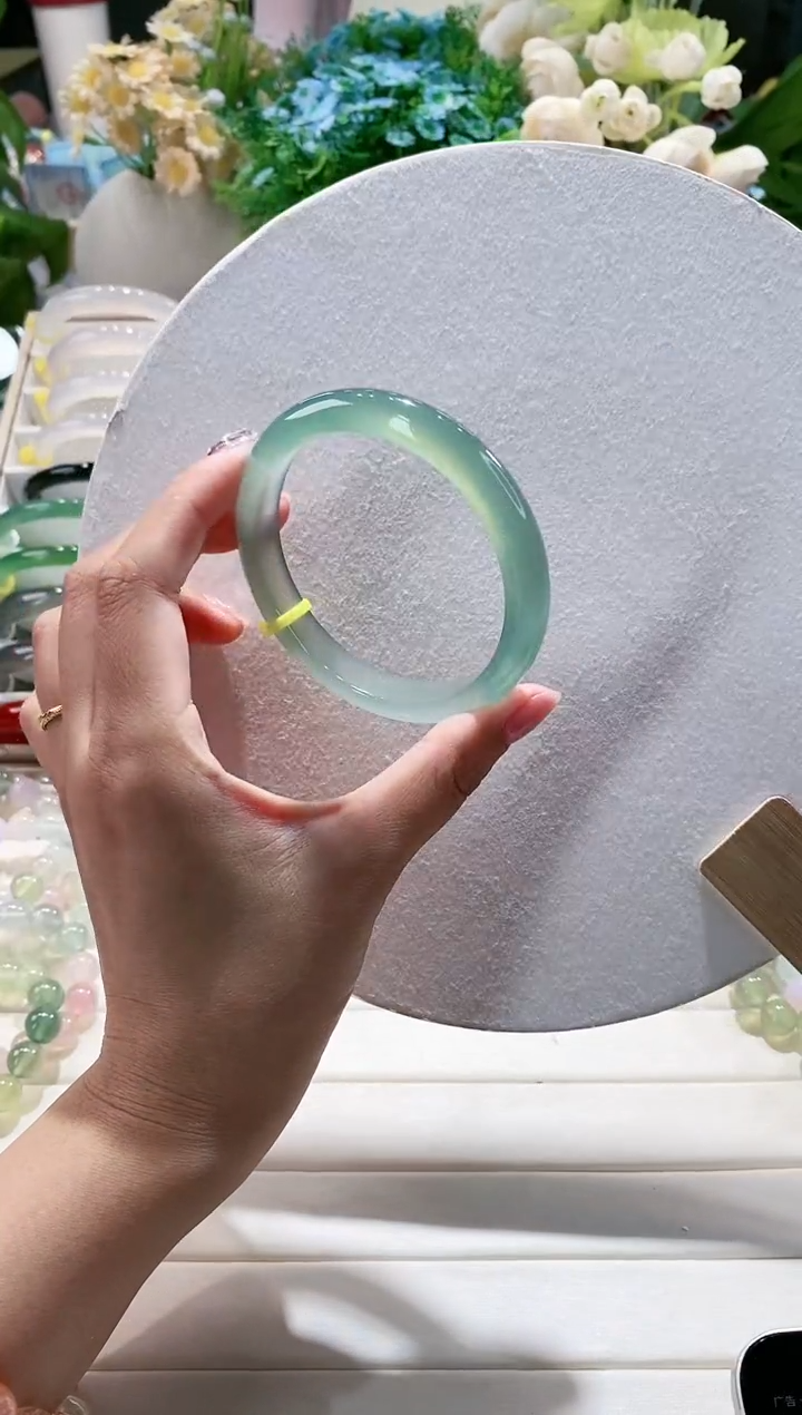 玛瑙/玉髓手镯未镶嵌84-61