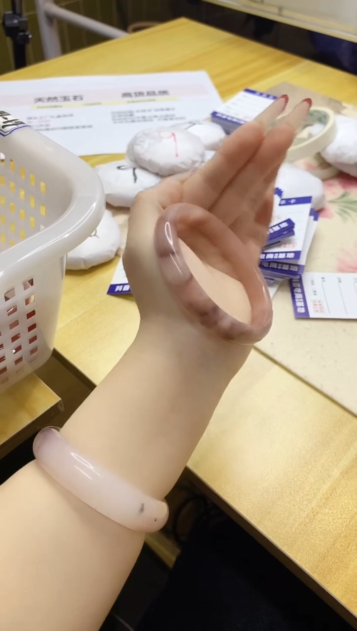 【闪购商品】石英质玉手镯未镶嵌16/62