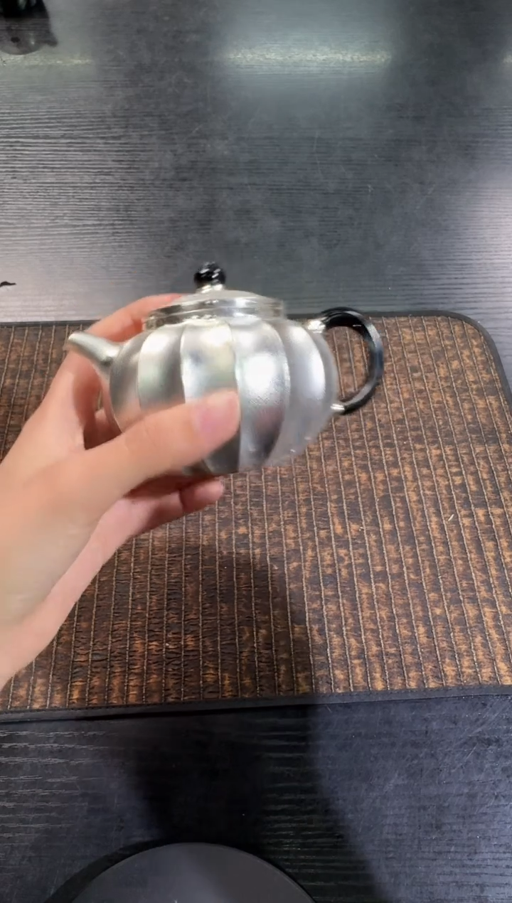 【闪购商品】呆坐 雪花纹如意祥灯壶