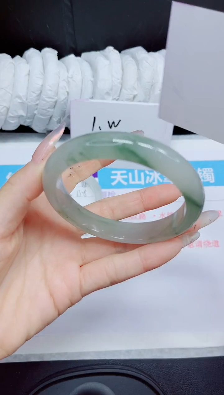 石英质玉手镯未镶嵌65.