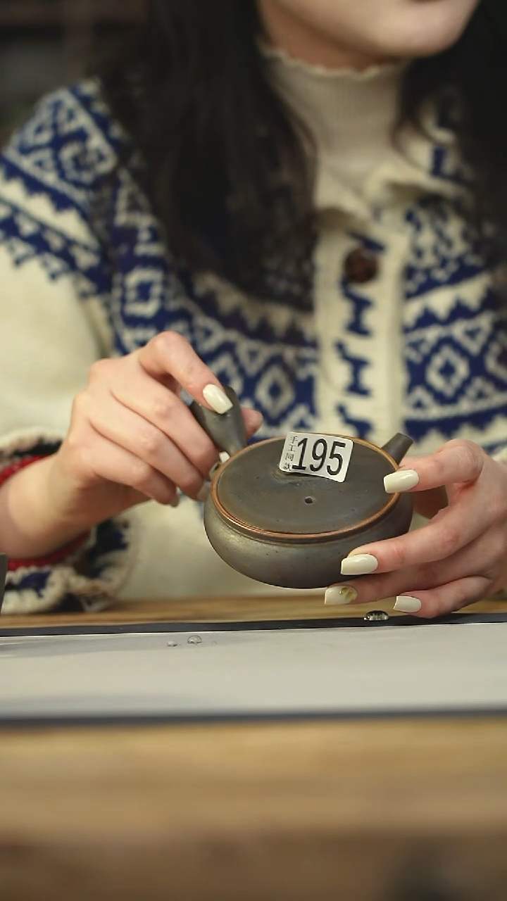 设计师手作款 秤砣侧把壶