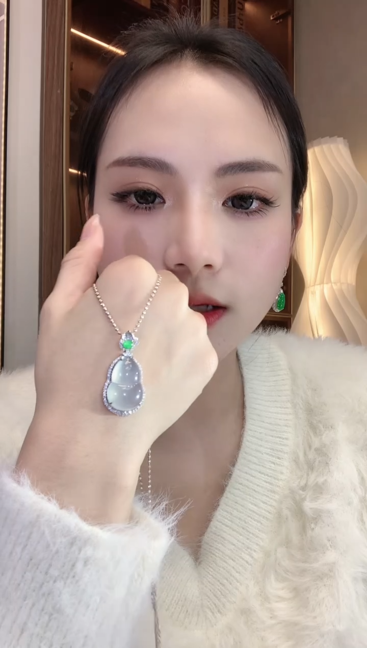 【闪购商品】翡翠吊坠(不含链)18K金镶嵌D38