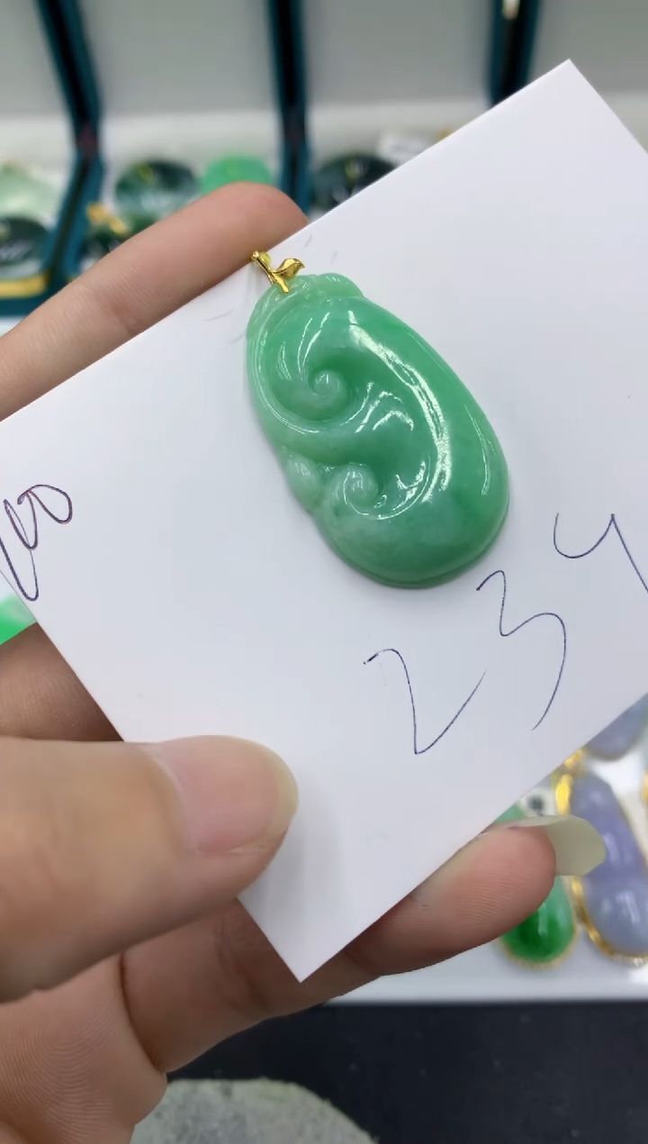 【闪购商品】翡翠颈饰18K金镶嵌翡翠