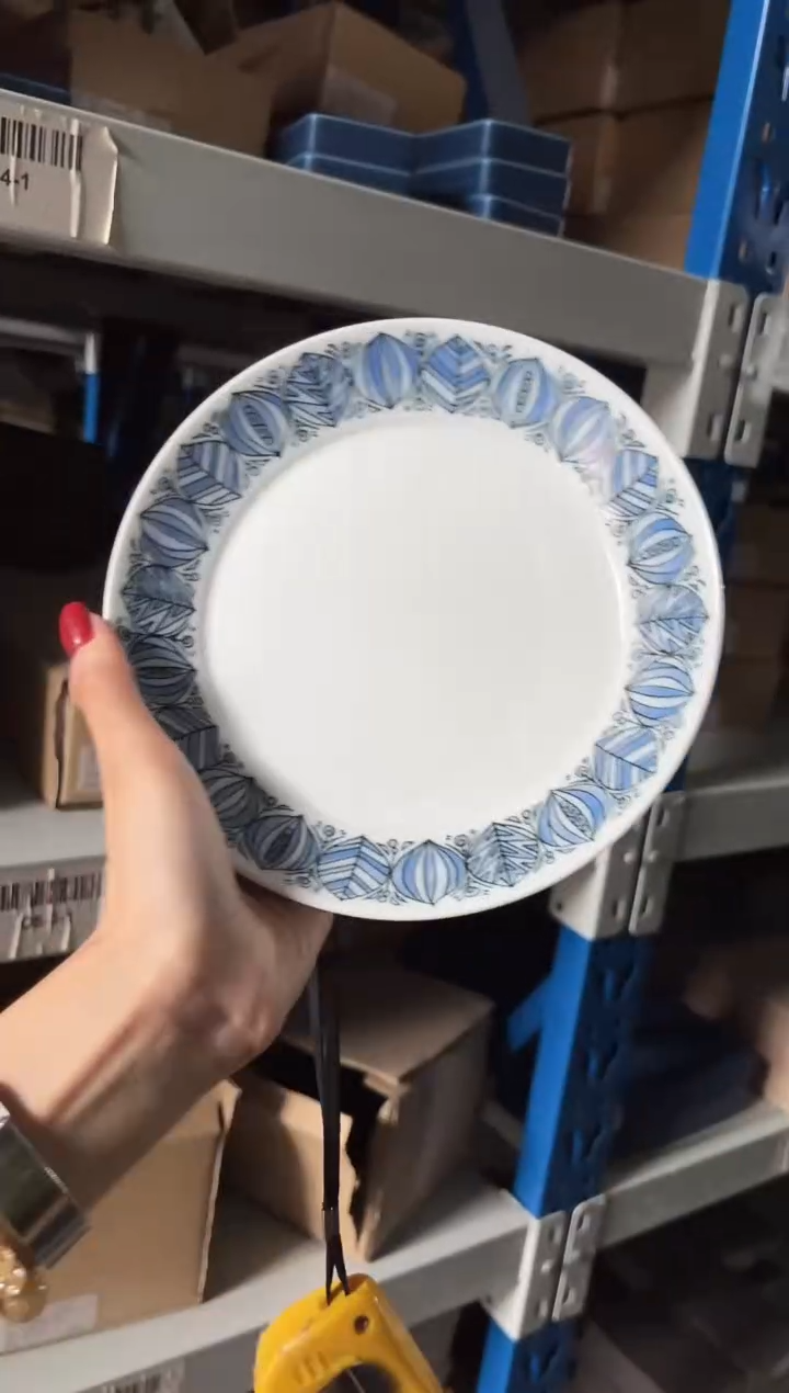 陶瓷白山 ﾛﾝﾄﾞ ﾌﾟﾚｰﾄ(M) 伦敦 18cm盘子