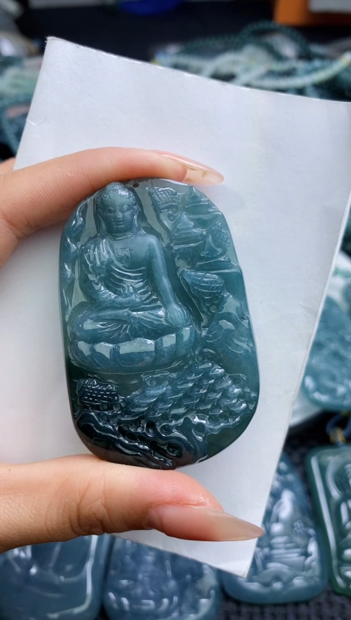 【闪购商品】翡翠颈饰未镶嵌           