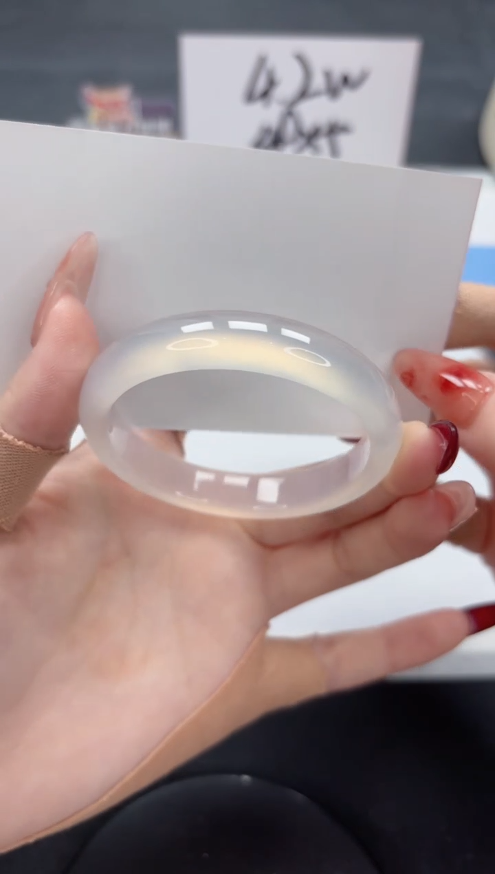 【闪购商品】石英质玉手镯未镶嵌A163-52.1