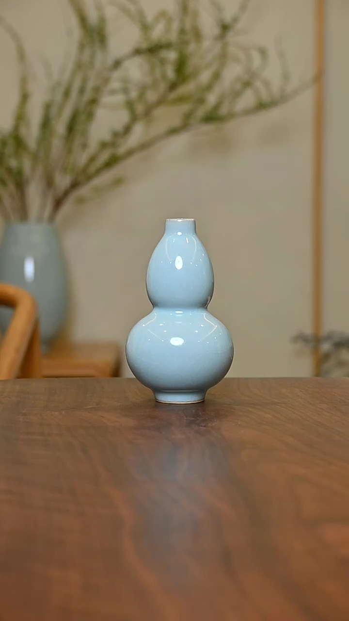 葫芦瓶 天青 微瑕 朱家汝窑款