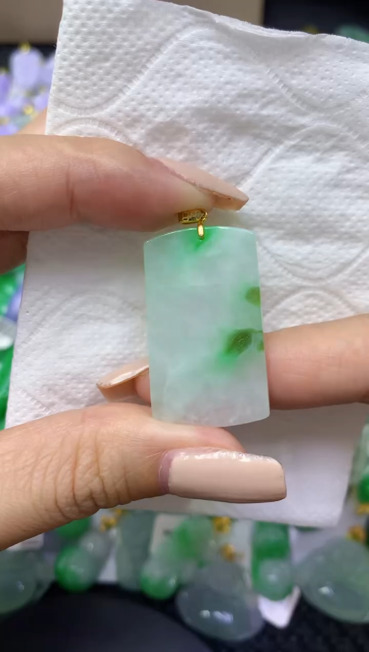 颈饰未镶嵌翡翠天然缅甸翡翠A货