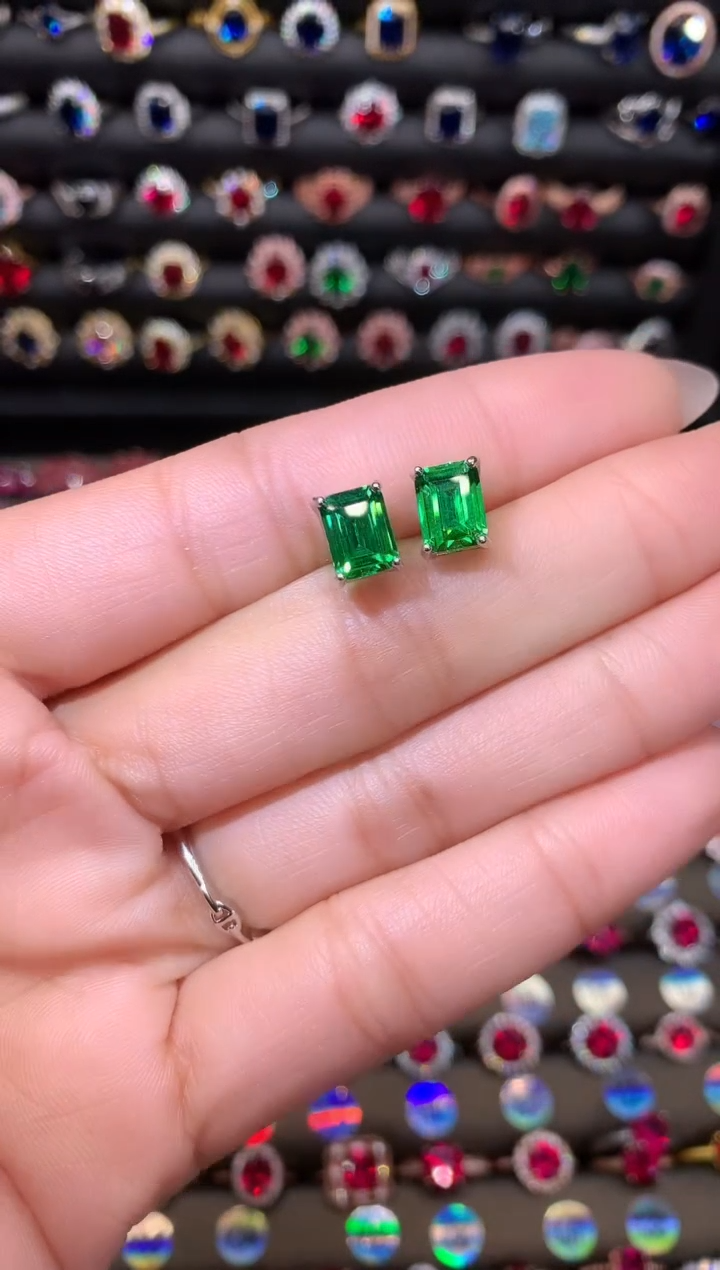 【闪购商品】透辉石耳饰银S925镶嵌68白