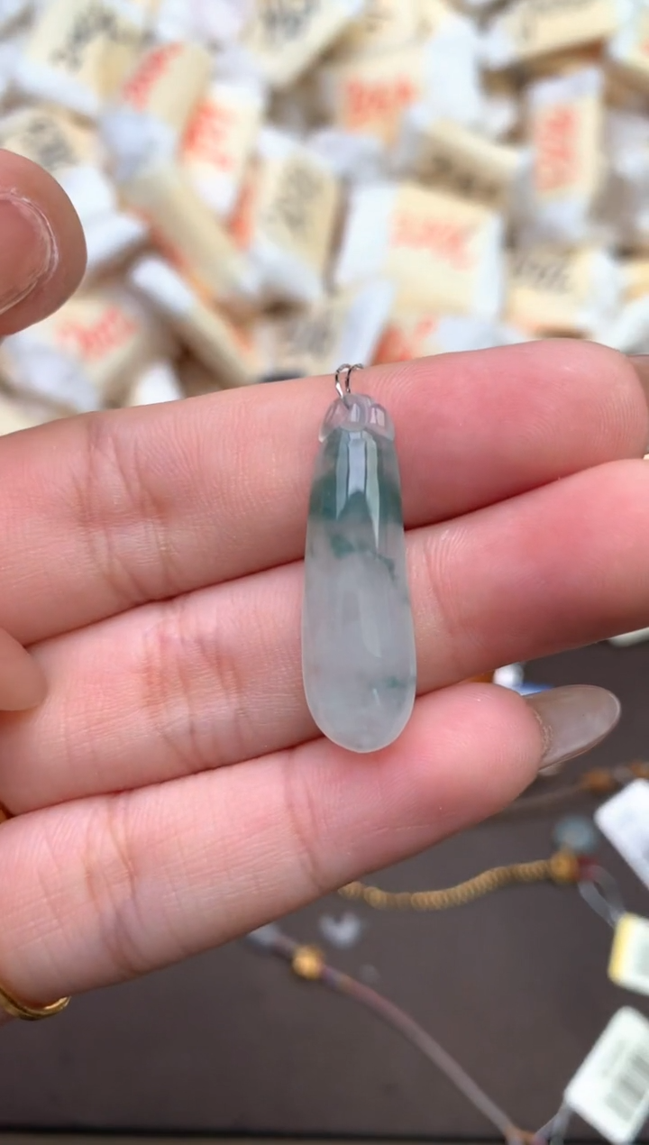 【闪购商品】翡翠未镶嵌颈饰—