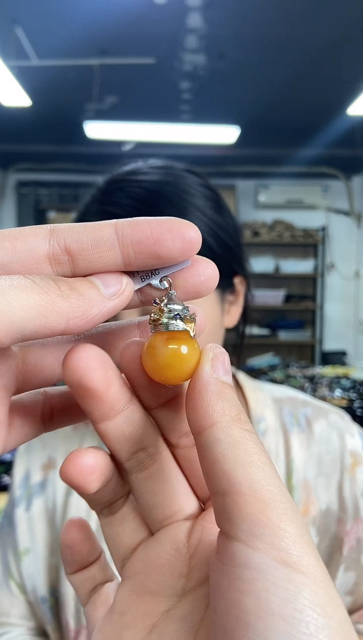 未镶嵌颈饰蜜蜡多样性发其一颜色微差