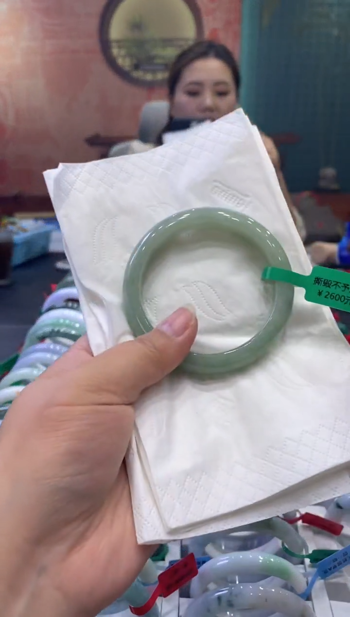 【闪购商品】翡翠手镯未镶嵌多人0000092