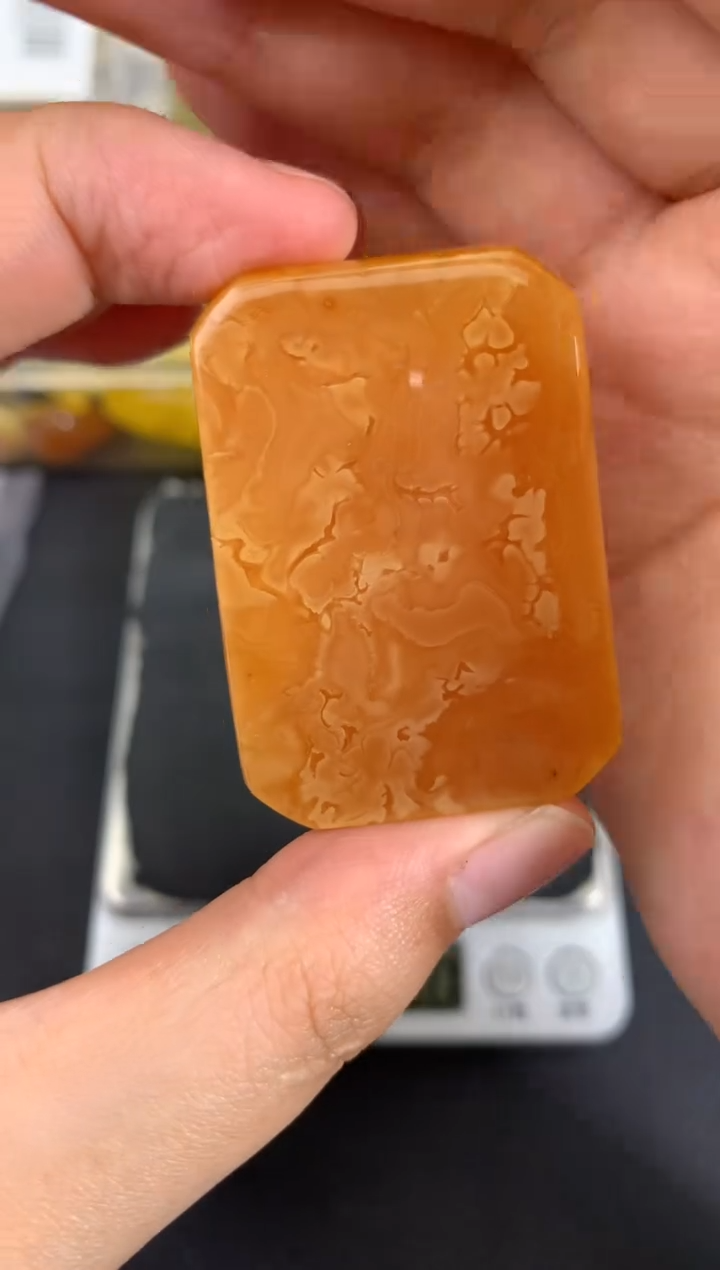 蜜蜡未镶嵌珠宝奇石192