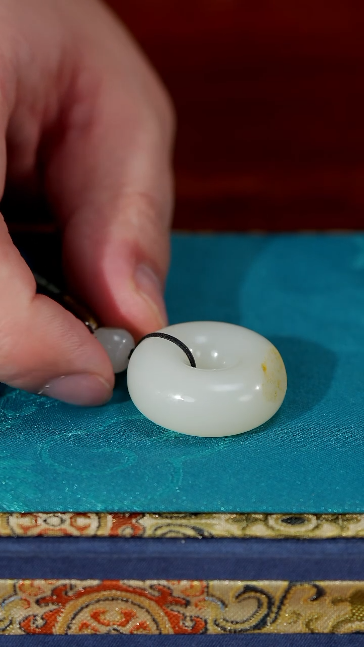 【闪购商品】和田玉颈饰未镶嵌18