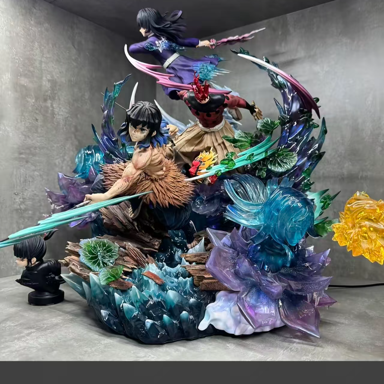 卡 鬼灭 一战封神No.3 伊之助收官之战雕像手办gk