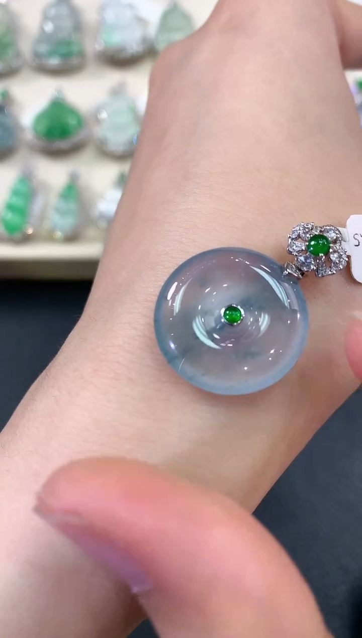 【闪购商品】翡翠吊坠(不含链)18K金镶嵌C24  