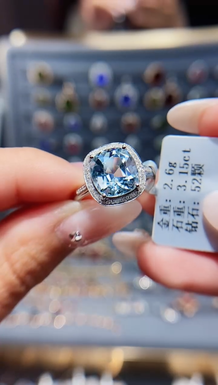 【闪购商品】海蓝宝石戒指18K金镶嵌3.15配钻