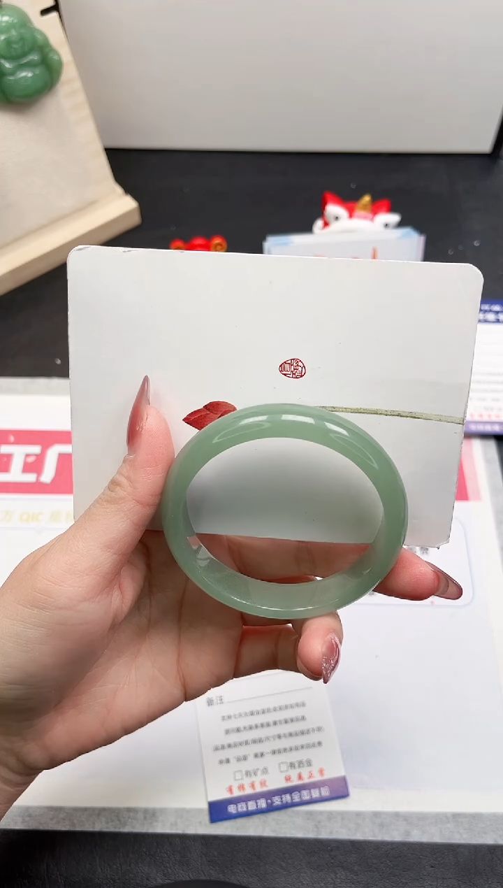 【闪购商品】石英质玉手镯未镶嵌301-58