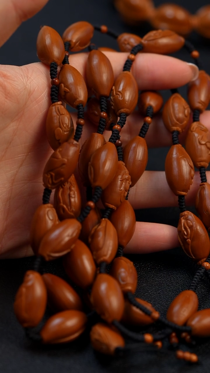 【闪购商品】橄榄核手串无相佛脖挂