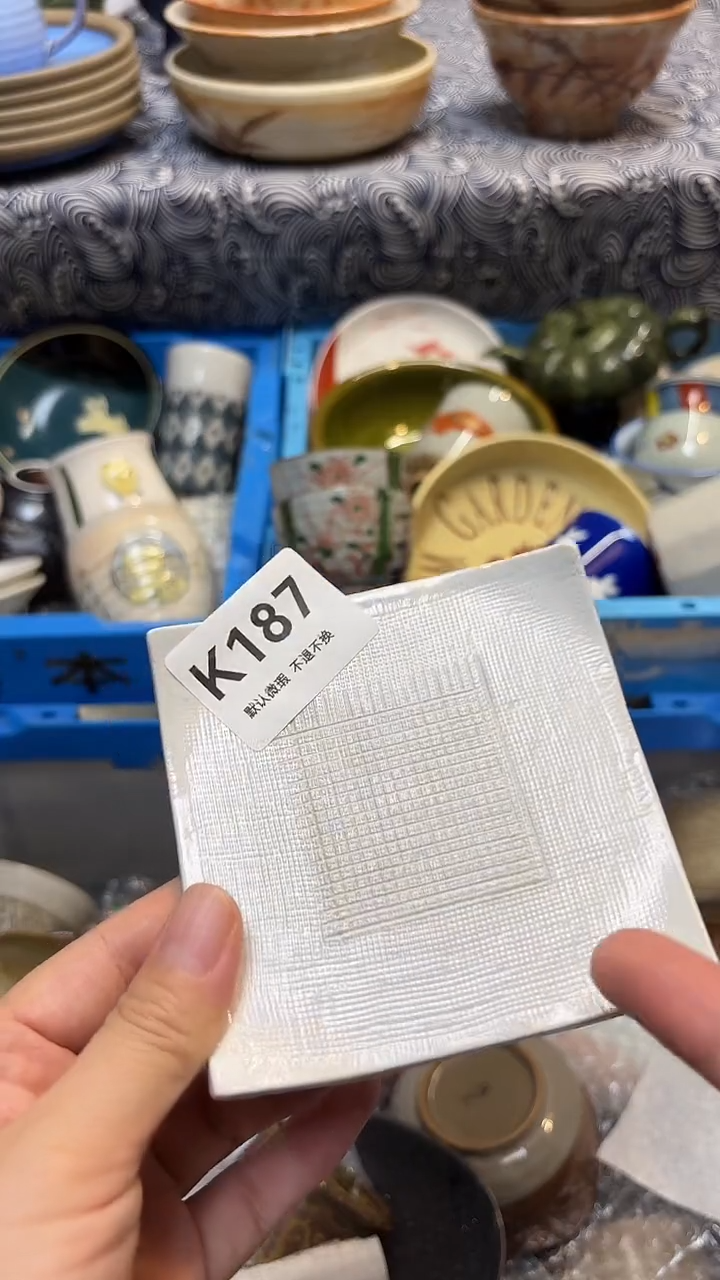 瓷片吴****间喵喵家都是大漂亮