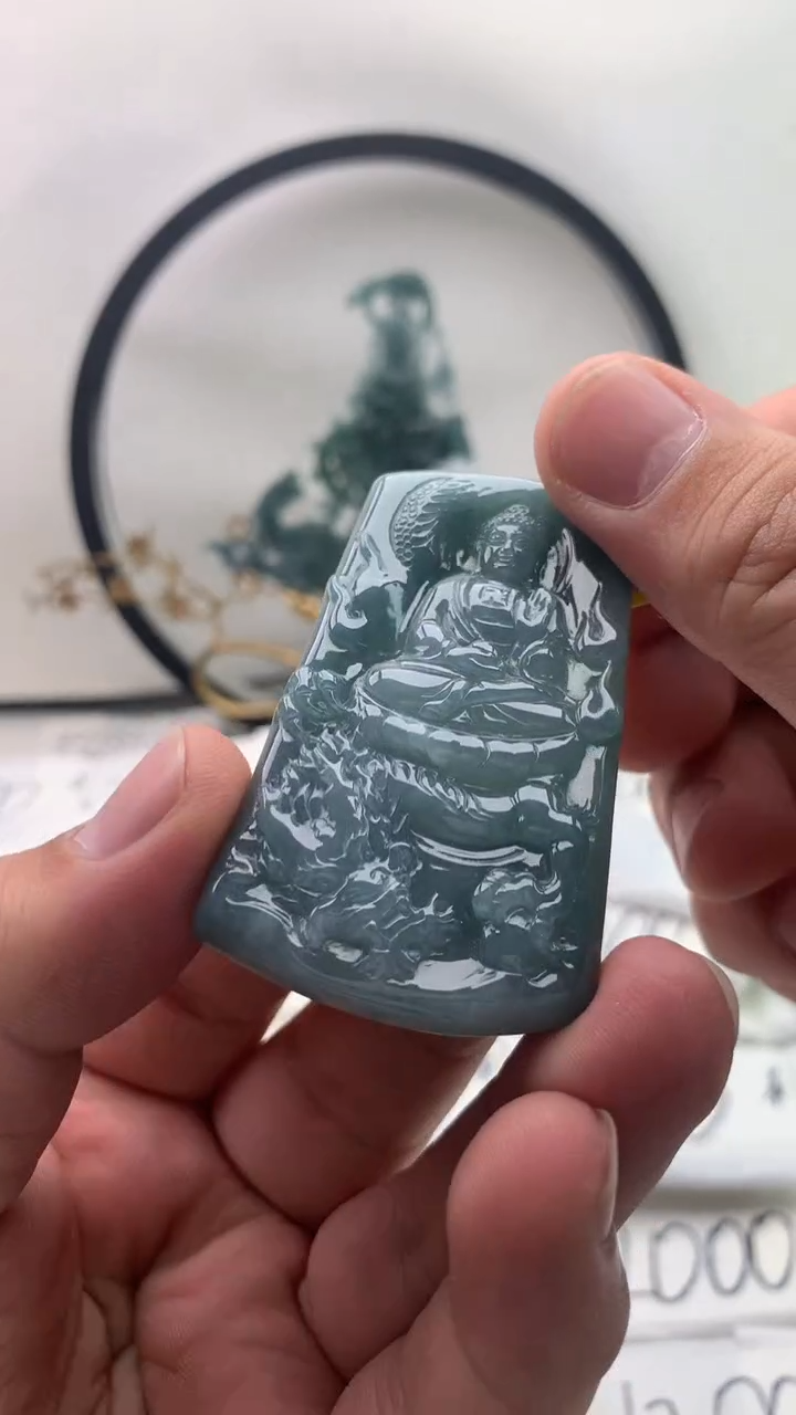 翡翠未镶嵌颈饰阿弥陀佛