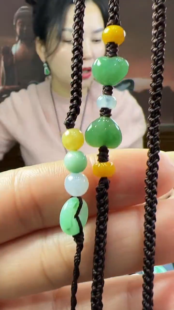 未镶嵌挂件翡翠美背