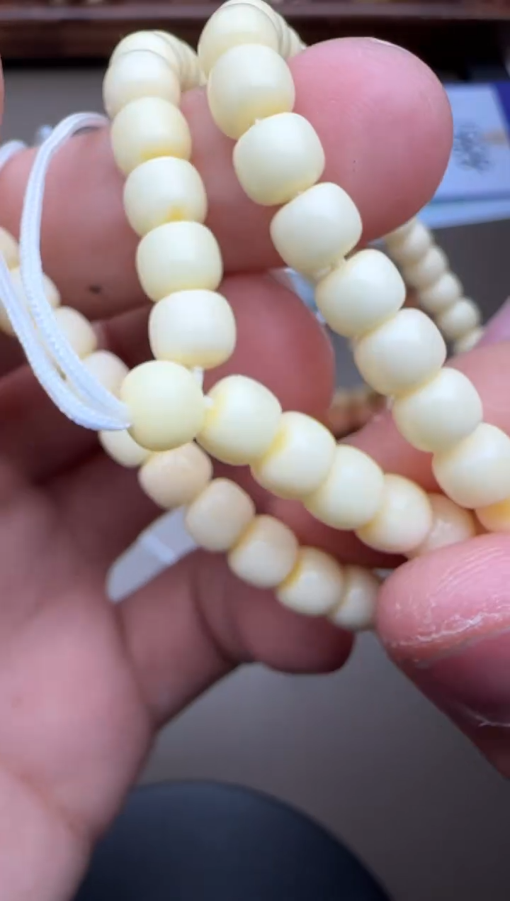 【闪购商品】蜜蜡裸石未镶嵌配饰3.5656