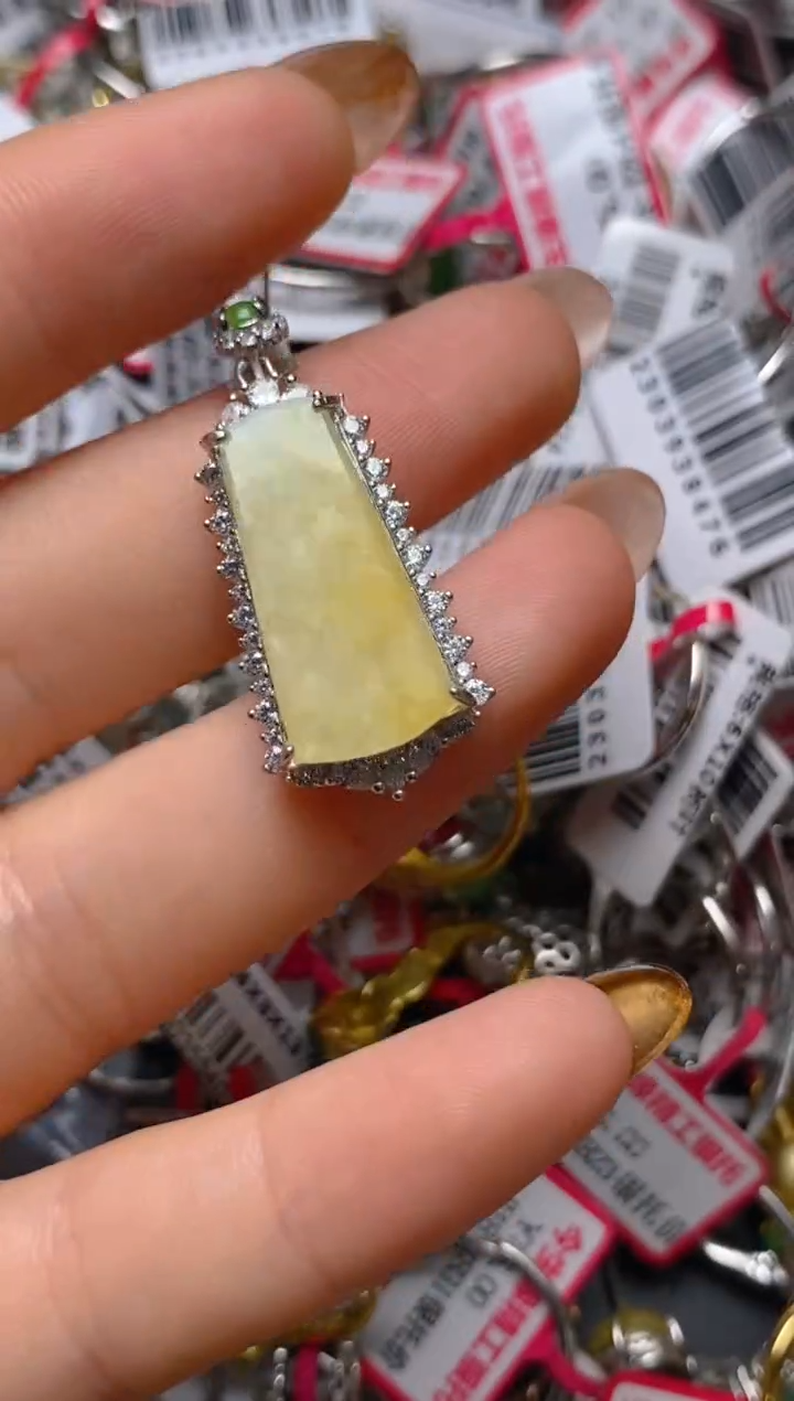 银S925镶嵌戒指翡翠百内无证书