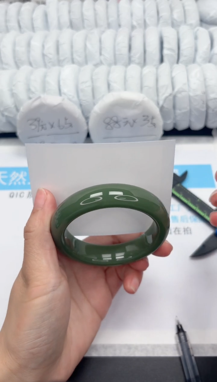 【闪购商品】石英质玉手镯未镶嵌13-57.4