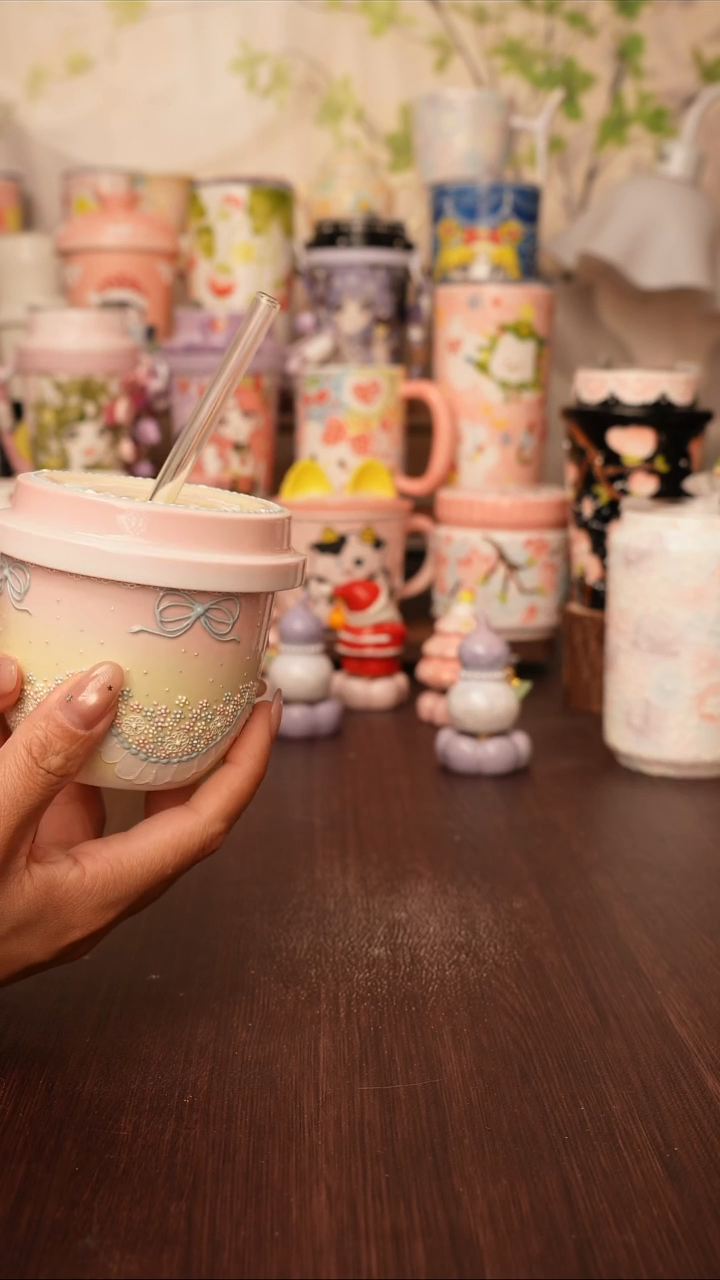 陶景德镇手绘的杯子 