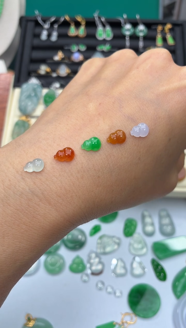 颈饰足银镶嵌翡翠天然翡翠A货