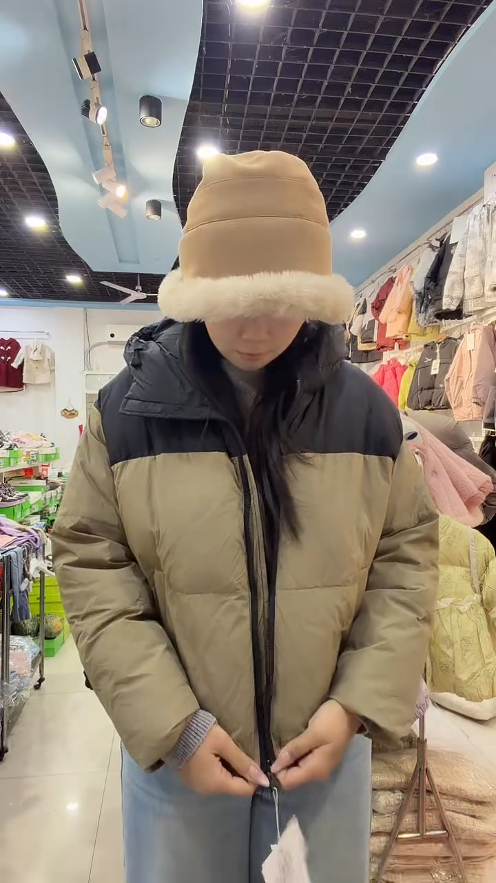 直播间优惠39.9米一件外套包邮到家（150~170身高）