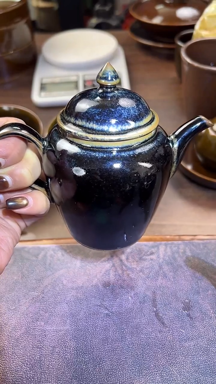 原矿黑釉色的泡茶壶300cc