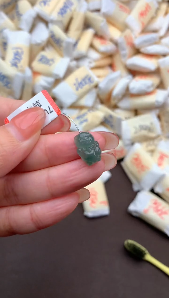 【闪购商品】翡翠挂件未镶嵌一