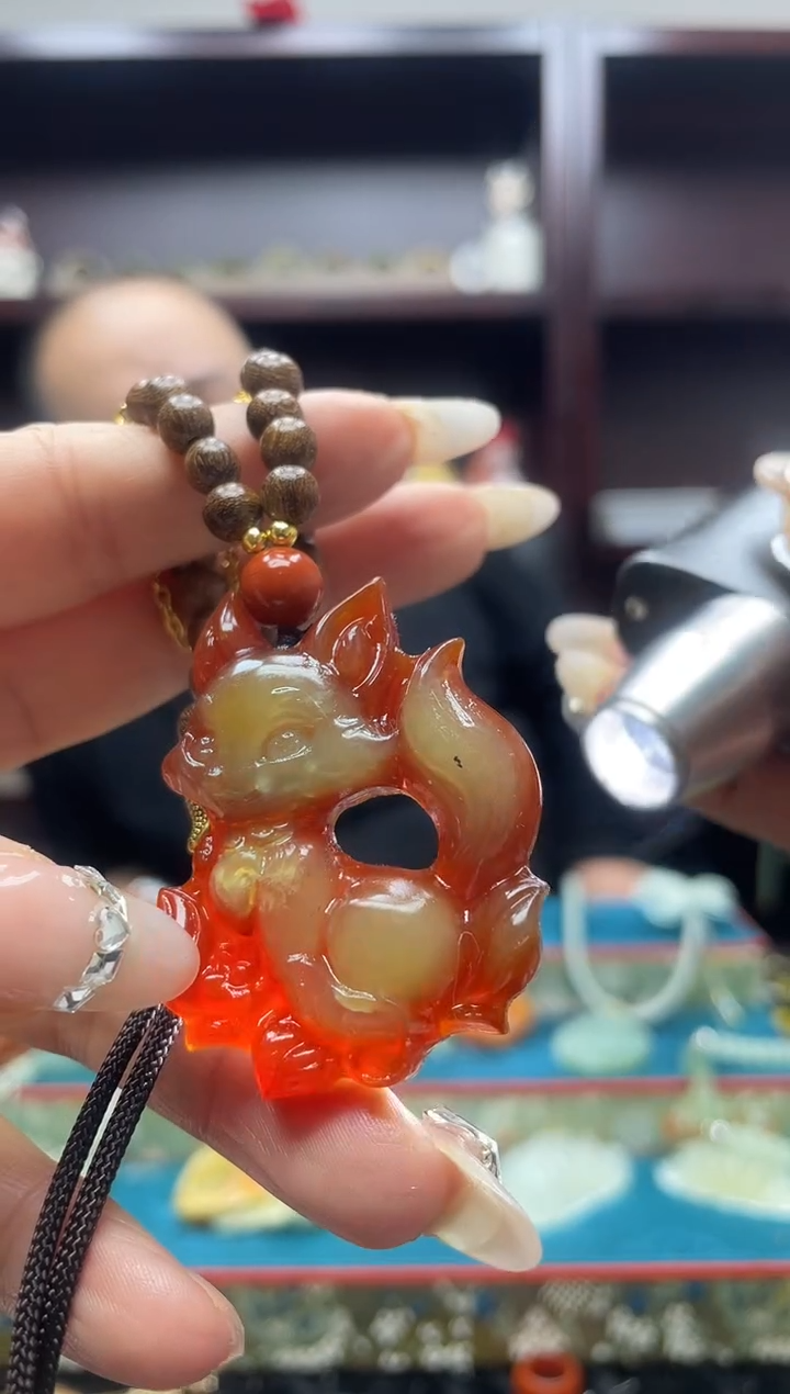 未镶嵌岫玉吊坠·