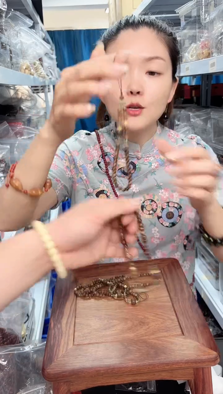 未镶嵌檀香木手串芽庄手机链一条